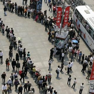 5·12汶川特大地震十五周年，市民前往遗址，悼念英雄，展望未来