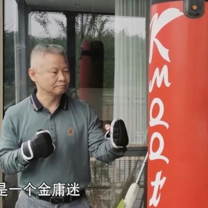 那只深潜海底2000米的“海牛”，是他送给祖国最深沉、最浪漫的礼物……
