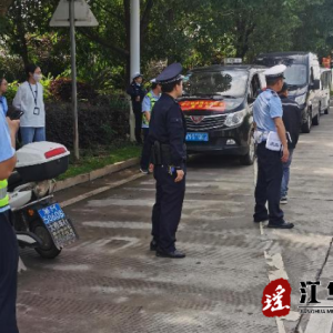 江华公安局桥头铺派出所：联合多部门进行交通整治