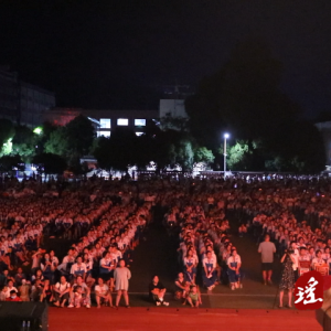 江华：爱心企业助学清华学子