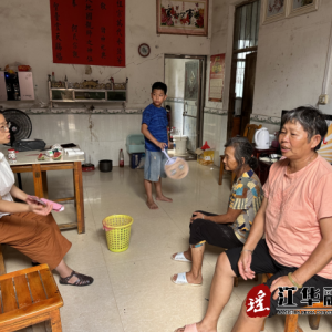 江华县委编办：进村入户齐宣传 筑牢安全防火墙