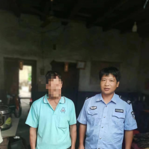 巡逻突遇落水老人 辅警果敢将其救回
