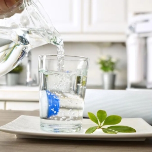 矿物质水、纯净水、矿泉水…哪种水更好？这些喝水误区要避开！