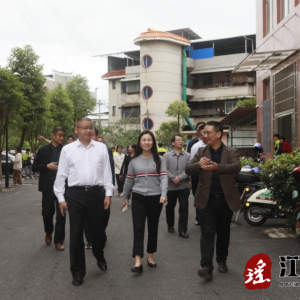 柏文生一行到江华职中考察调研