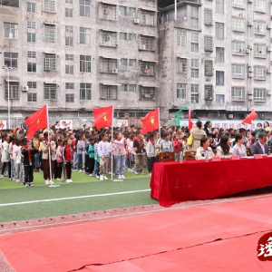 江华：童心向党 争做好少年