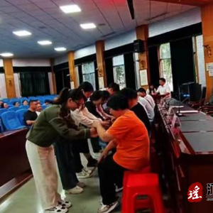江华一中举行“青蓝携手·赓续薪火”师徒结对拜师仪式