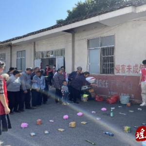 江华大路铺镇开展“九九重阳节 浓浓敬老情”志愿服务活动