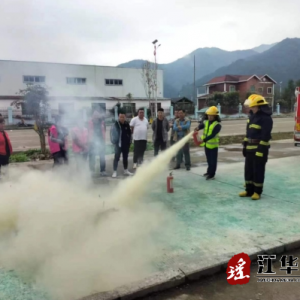 江华码市镇冯源社区：消防演练进社区，筑牢安全防火墙