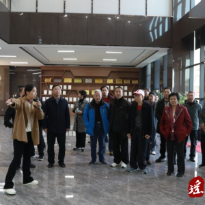 贺州市厅级离退休干部来江华参观考察
