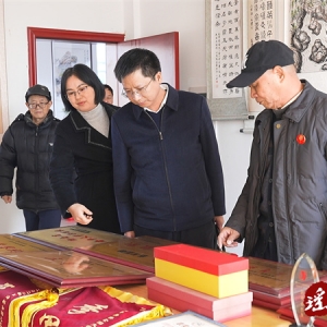 唐元甲到江华老年大学调研