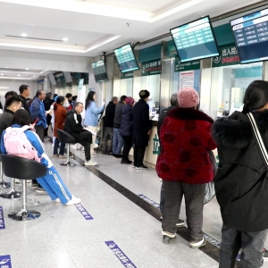 江华人民医院：医护人员坚守岗位显担当