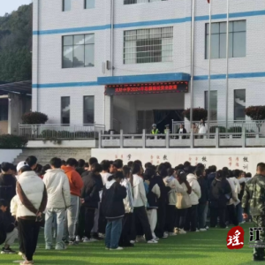 江华大圩镇：开展寒假第一课交通安全进学校活动