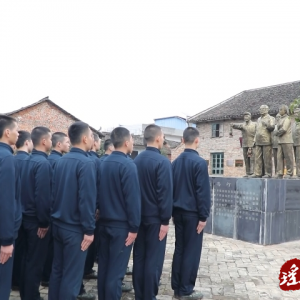 江华：爱国教育铸军魂 上好预定新兵军旅第一课