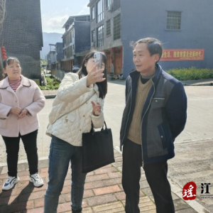 江华涔天河镇：上门办理养老认证 “帮代办”让便民服务更便民