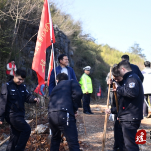 江华公安局开展义务植树活动
