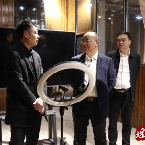 唐岳到江华考察产业发展情况