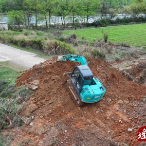 江华涔天河镇排楼村：渠道清淤疏浚 保障农田灌溉