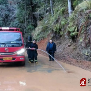 江华码市镇：清明节前道路清淤 保障群众出行安全