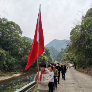 江华湘江乡：重走“长征路” 忆苦思甜不忘本