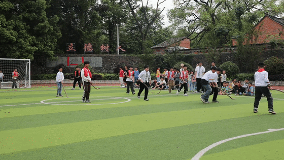 江华：传承民族体育 丰富校园文化[00-03-00--00-03-05].gif