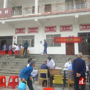 江华大石桥乡：进村开展免费体检