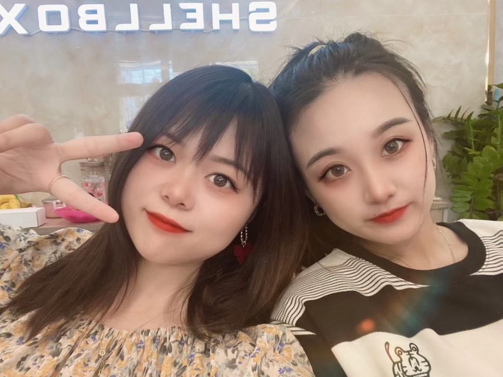 28425320-8E03-4E20-93B7-D7DD4D48E98D